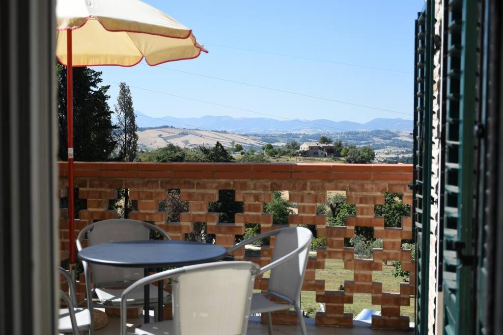 Villa Ginevri, La Casa Vacanze Immersa Nel Verde Mondavio Buitenkant foto